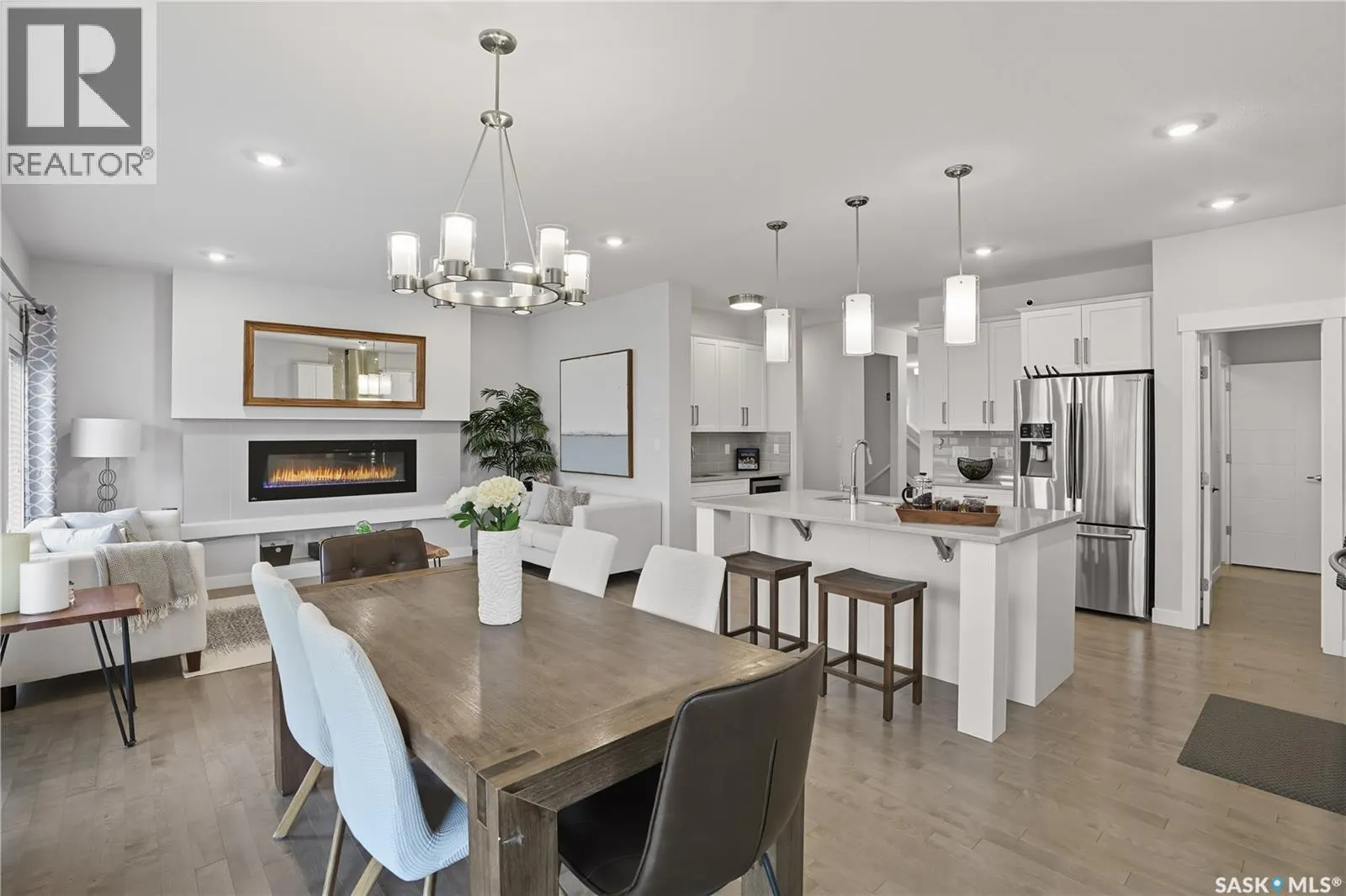 303 Dagnone CRESCENT