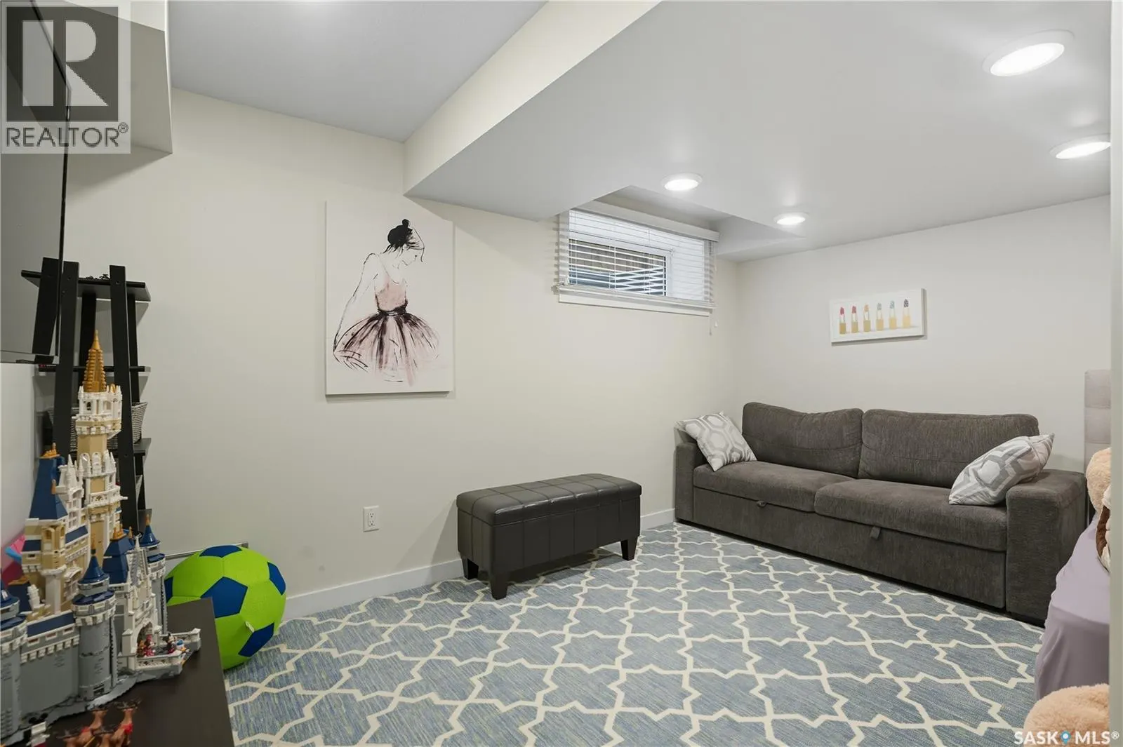 303 Dagnone CRESCENT