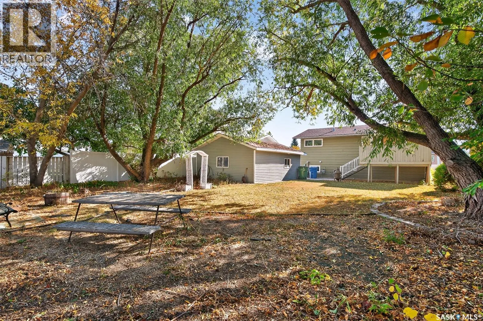 12 Buttercup CRESCENT NW