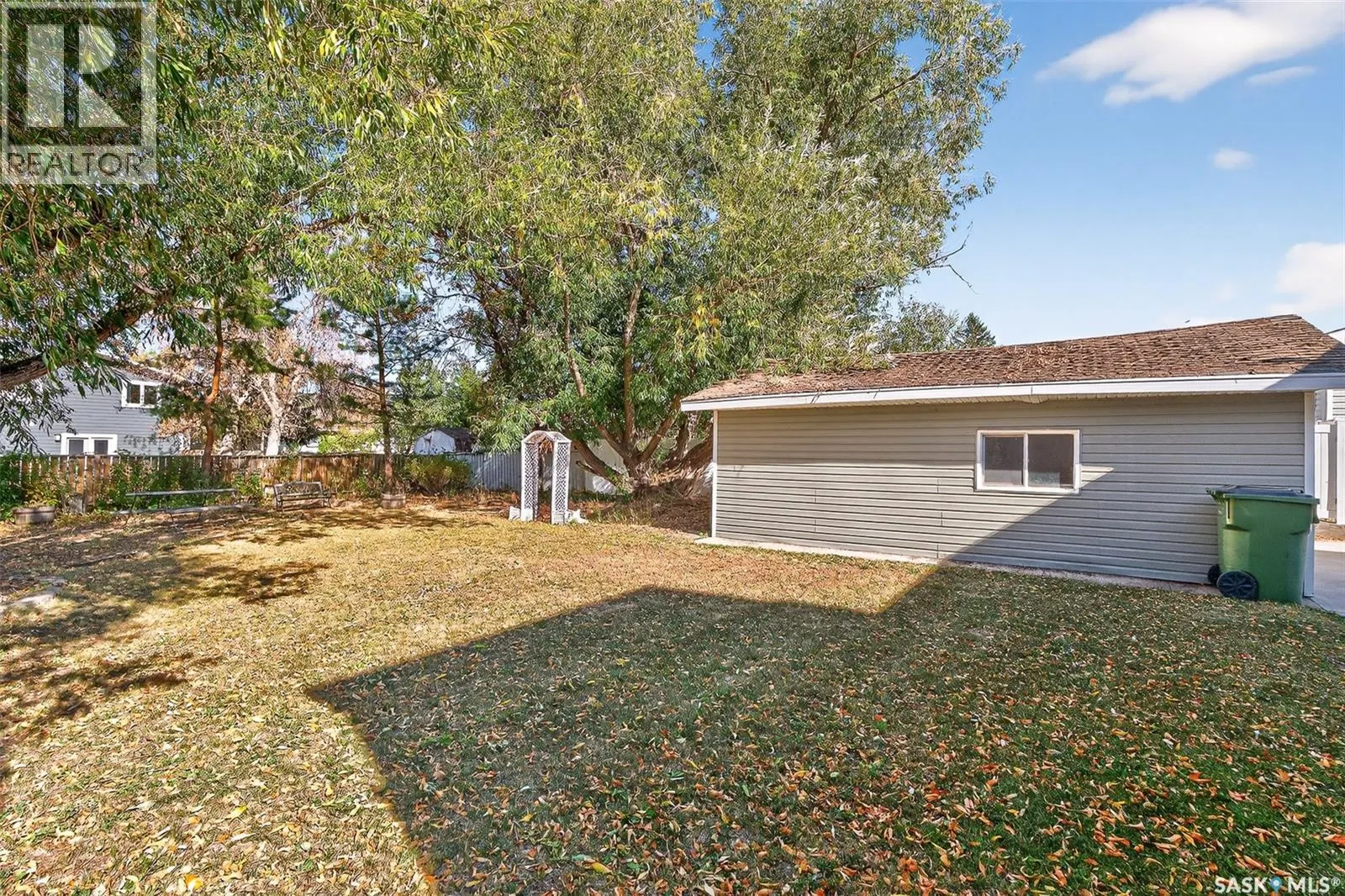 12 Buttercup CRESCENT NW