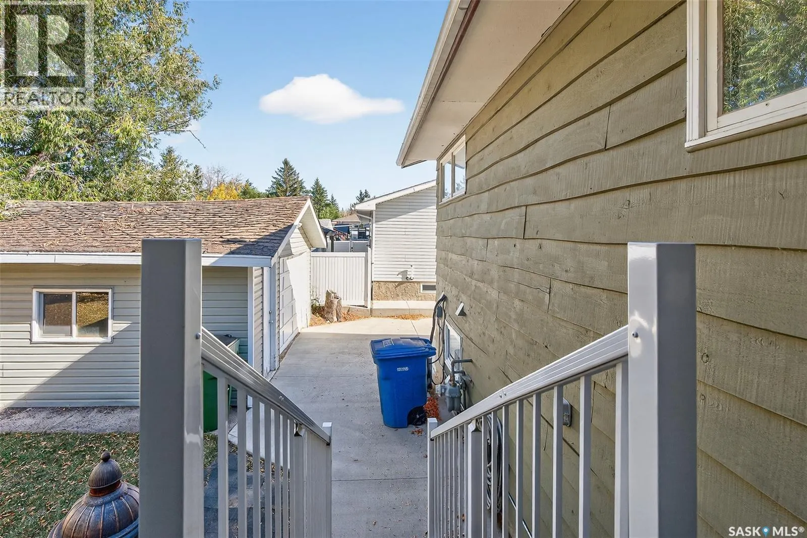 12 Buttercup CRESCENT NW