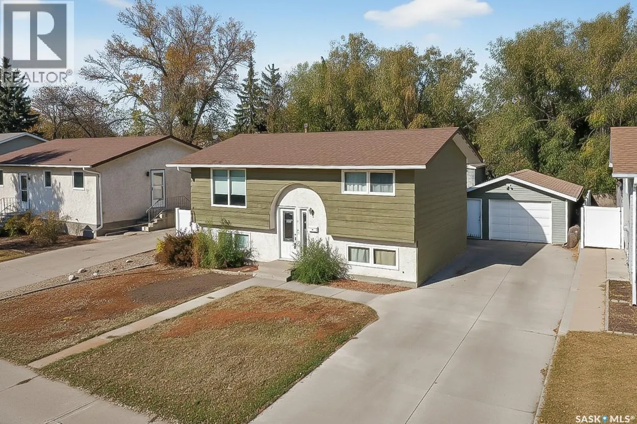 12 Buttercup CRESCENT NW