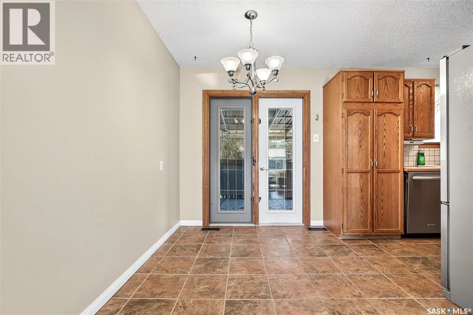 12 Buttercup CRESCENT NW