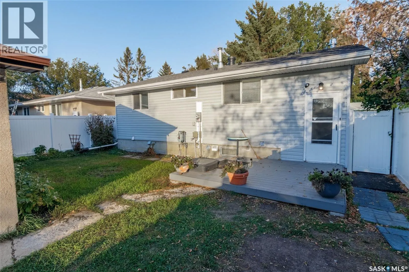 10 Mitchell CRESCENT