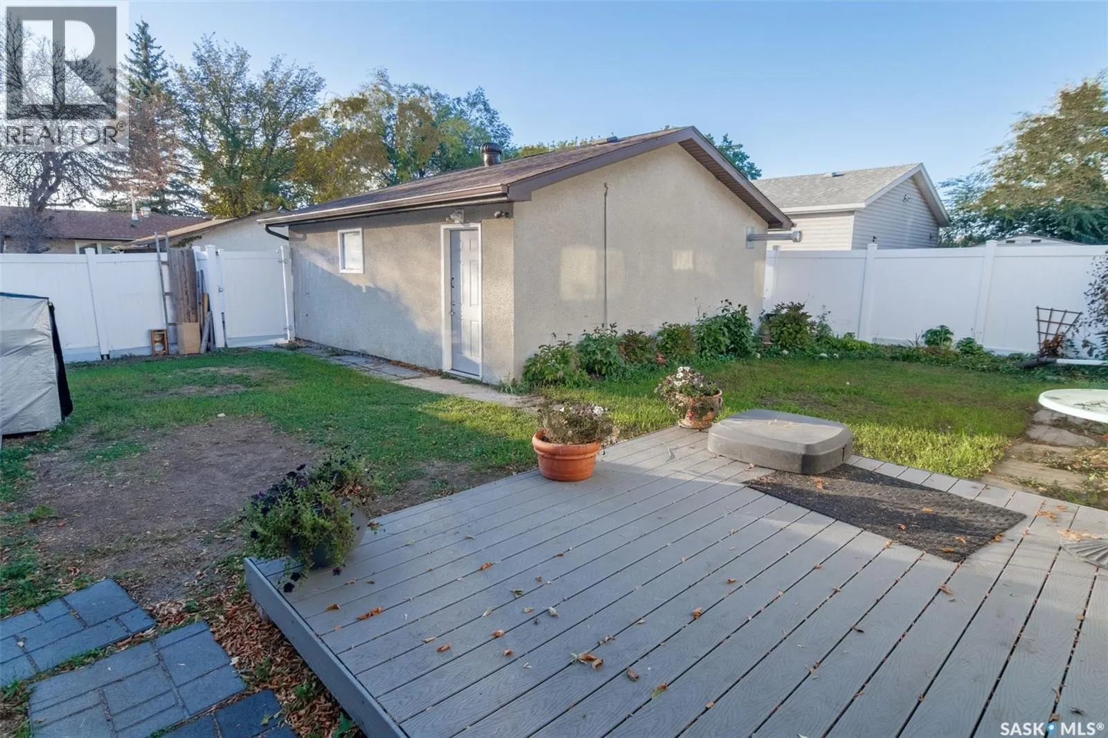 10 Mitchell CRESCENT