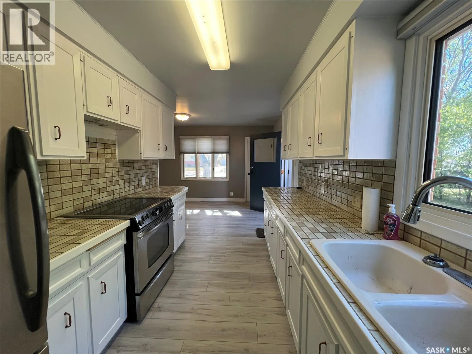 1118 Broadview ROAD
