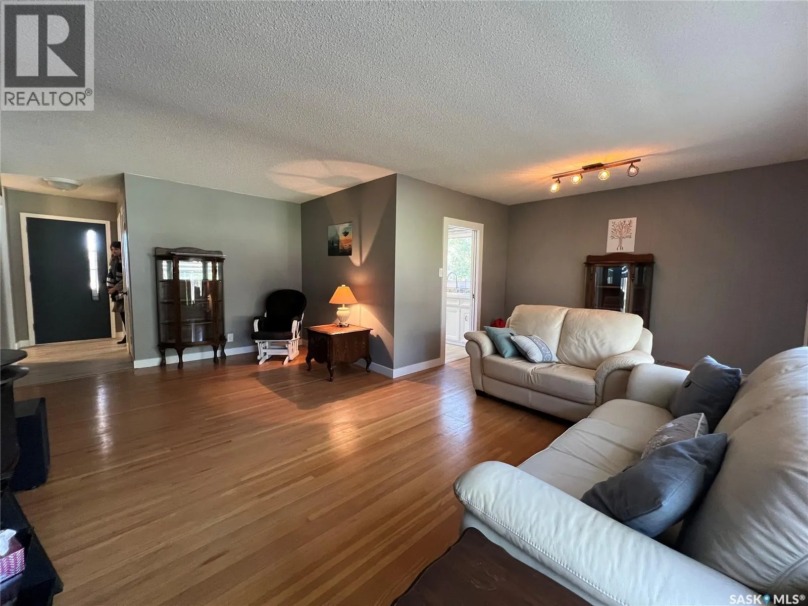 1118 Broadview ROAD