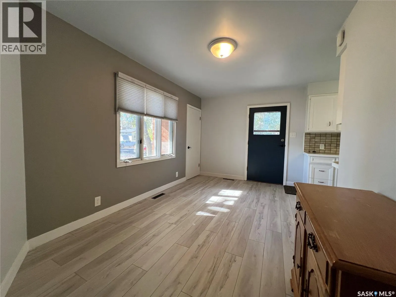 1118 Broadview ROAD