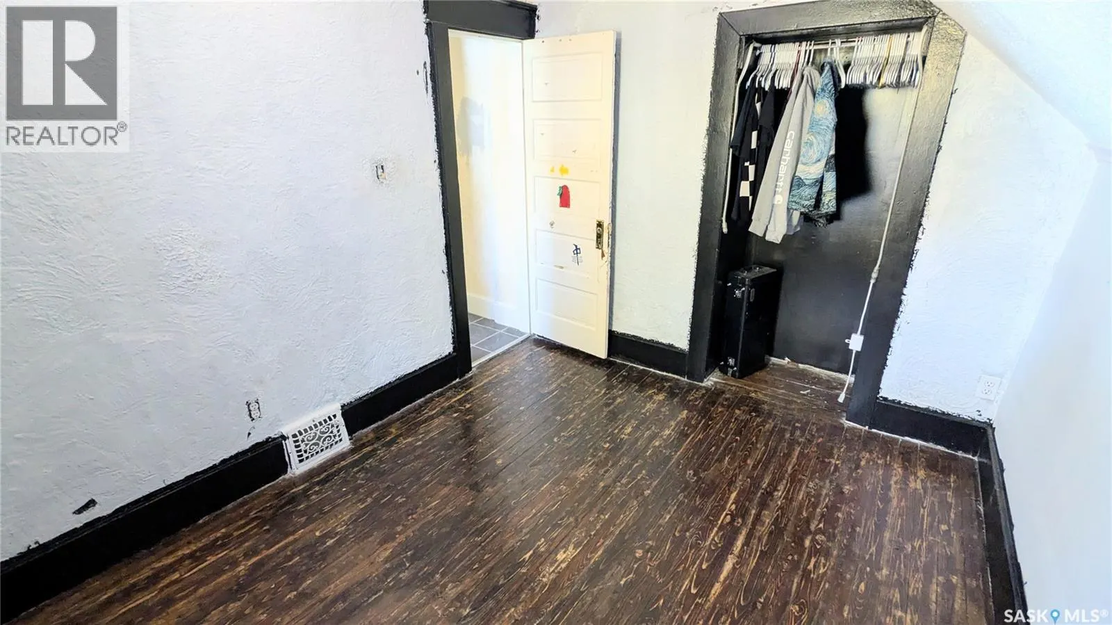 404 25th STREET W