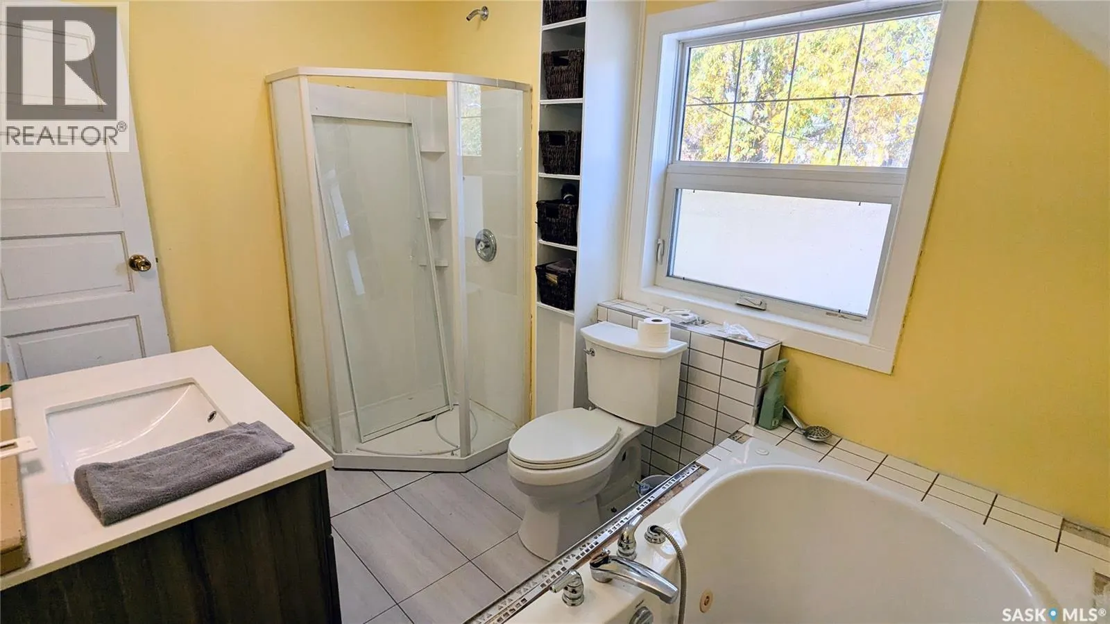 404 25th STREET W