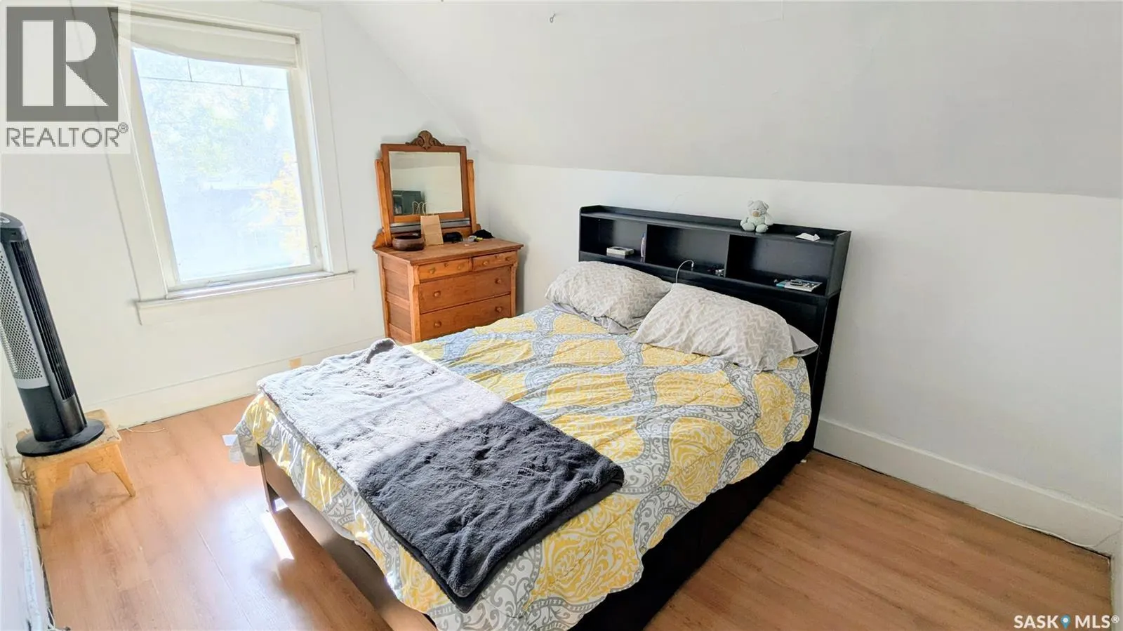 404 25th STREET W