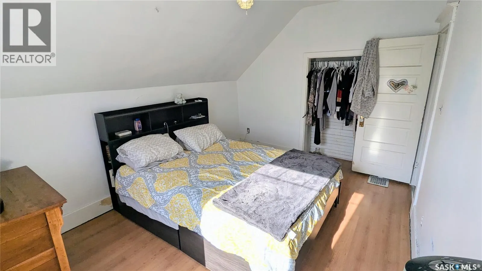 404 25th STREET W