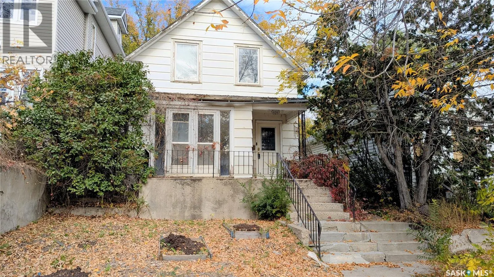 404 25th STREET W