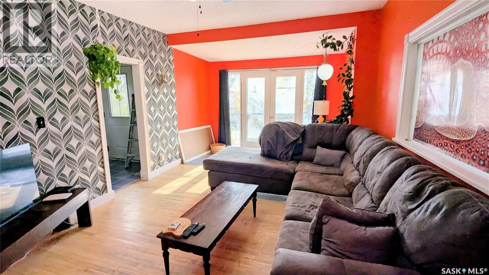 404 25th STREET W