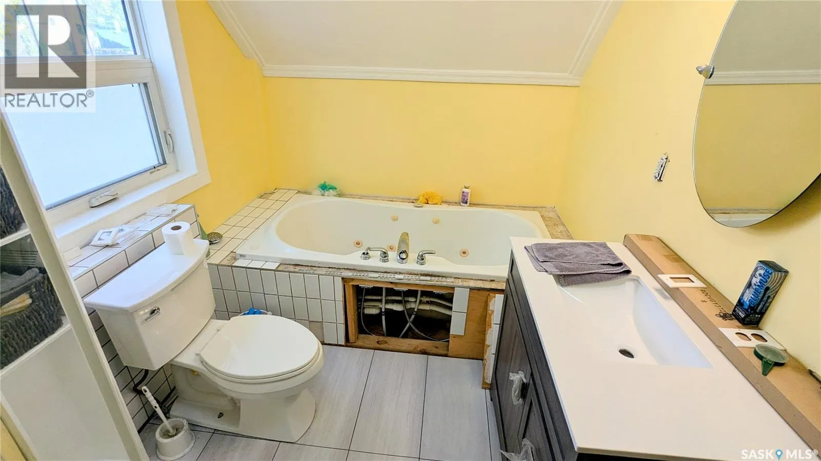 404 25th STREET W