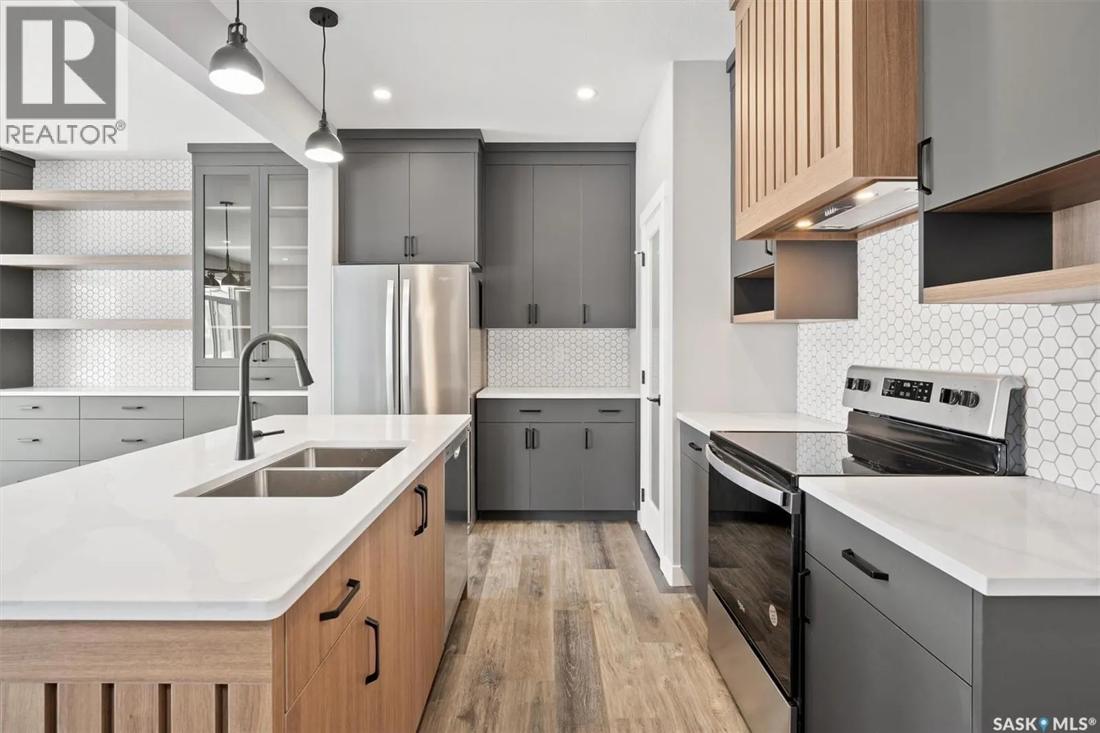 4772 Ferndale CRESCENT