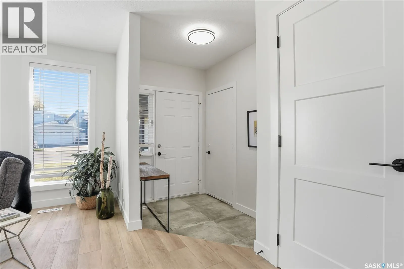 115 Smoothstone CRESCENT