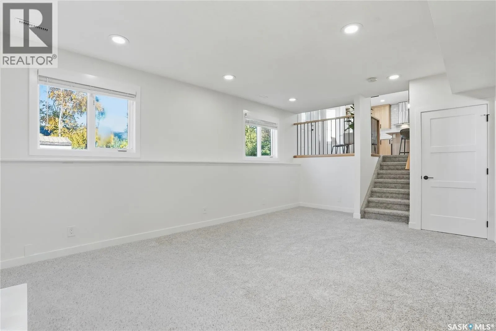 115 Smoothstone CRESCENT