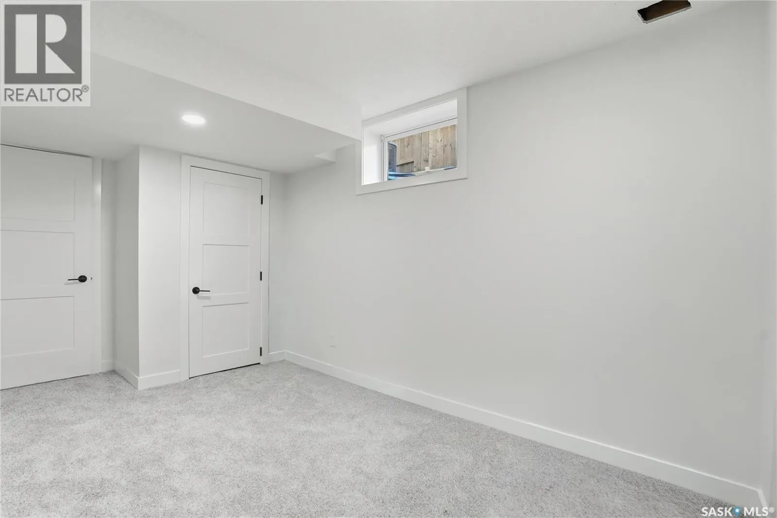 115 Smoothstone CRESCENT