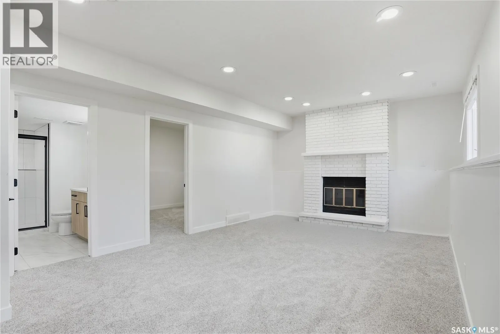 115 Smoothstone CRESCENT