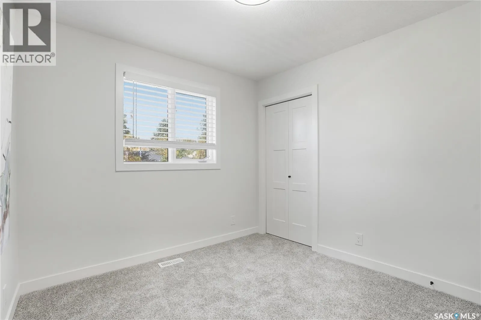 115 Smoothstone CRESCENT