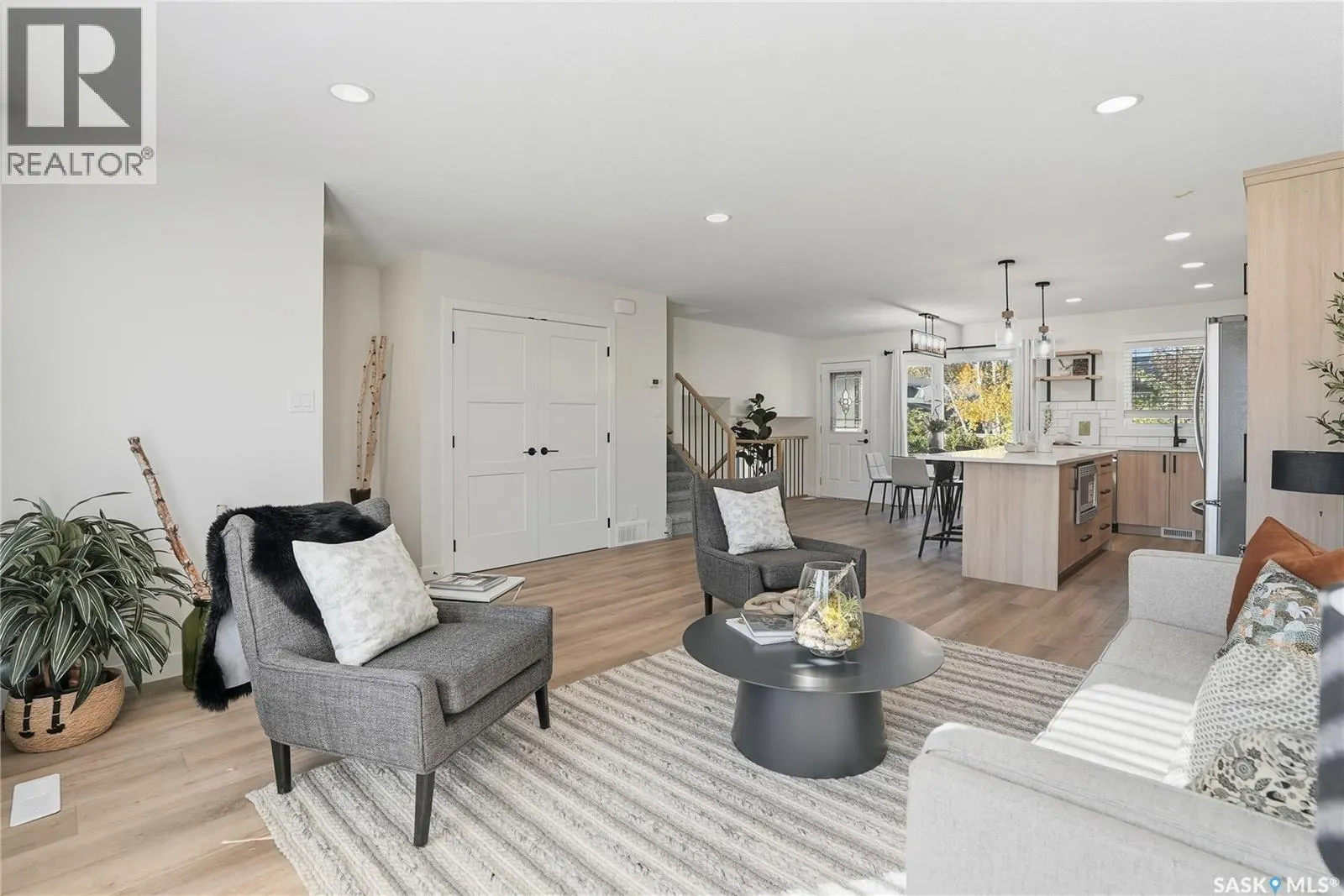 115 Smoothstone CRESCENT