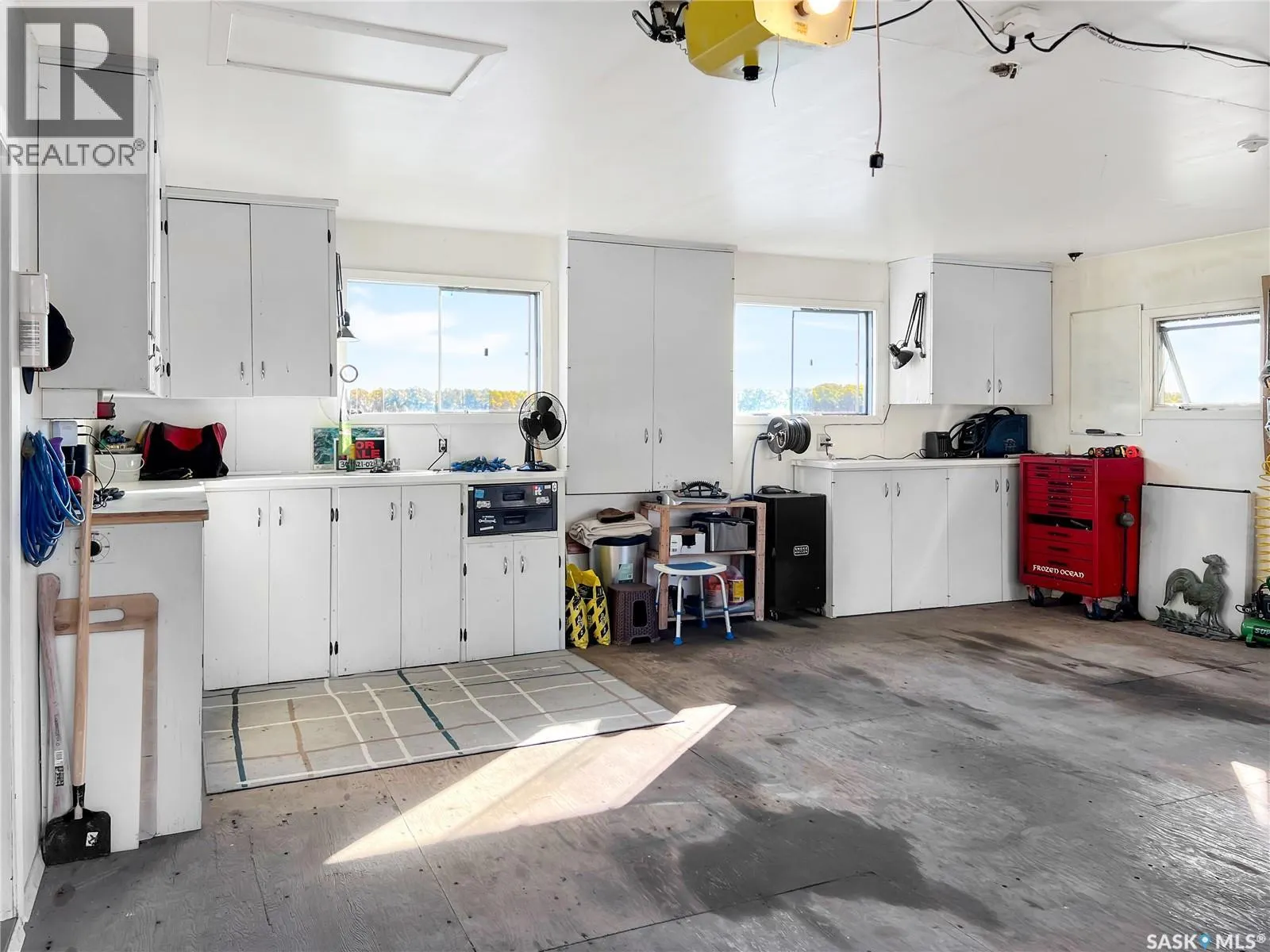 124 Crescent Lake ROAD