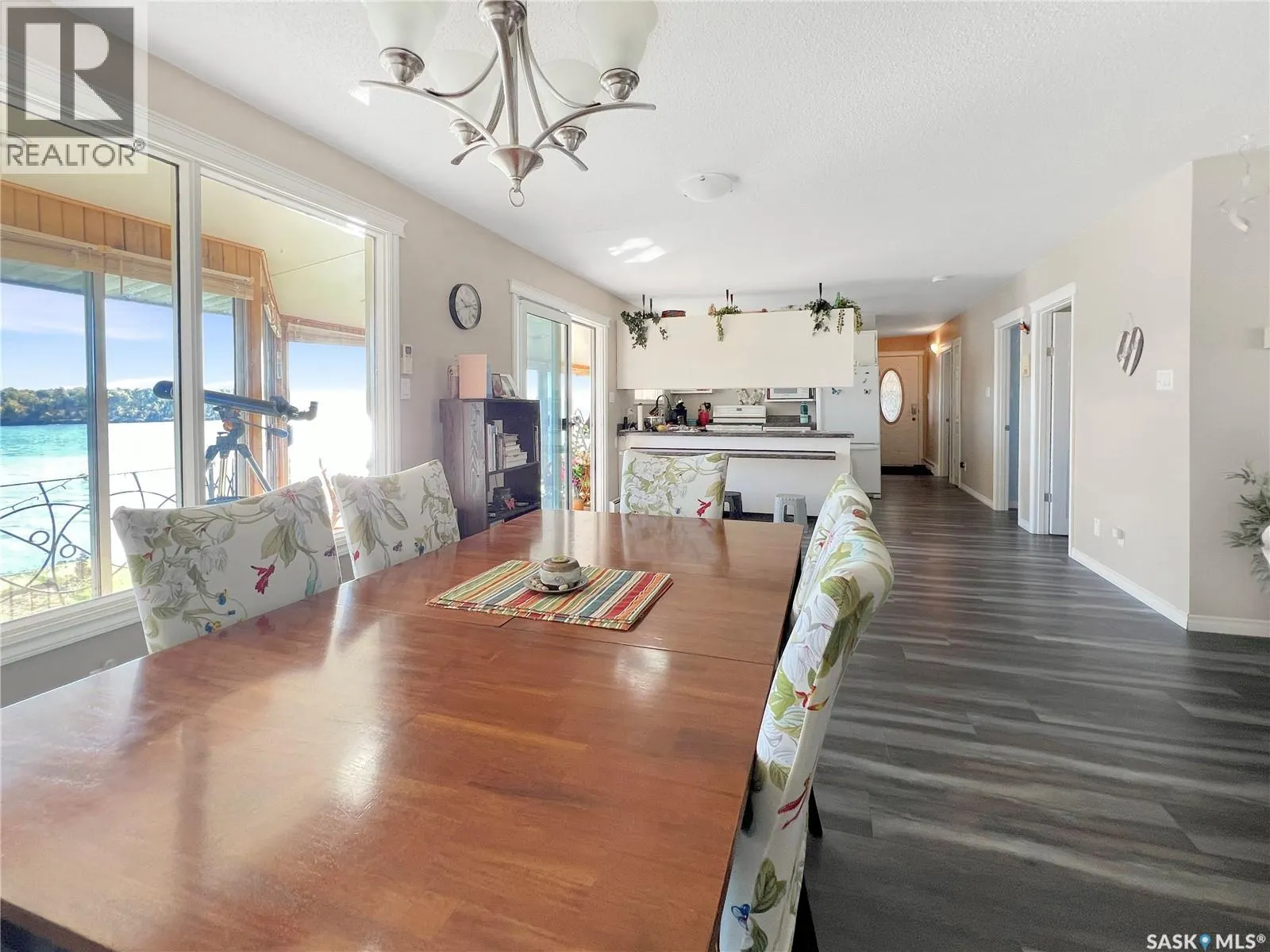 124 Crescent Lake ROAD