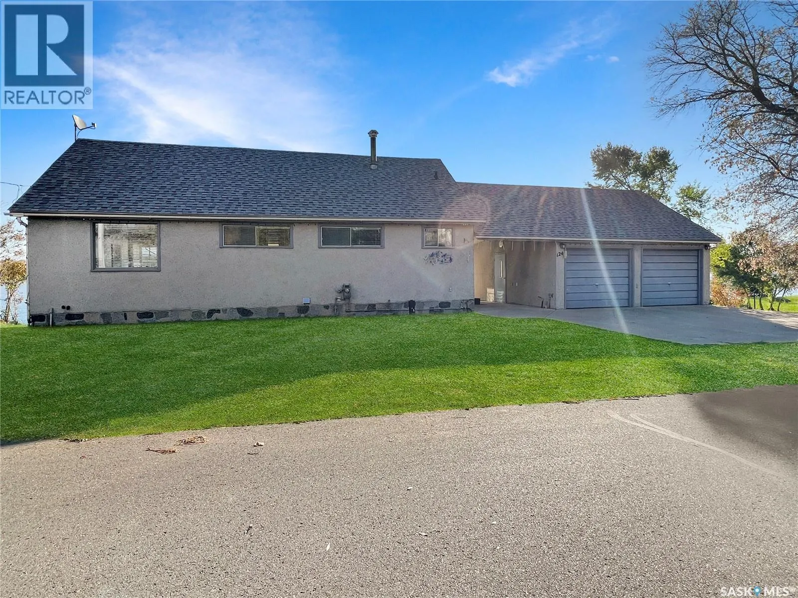 124 Crescent Lake ROAD