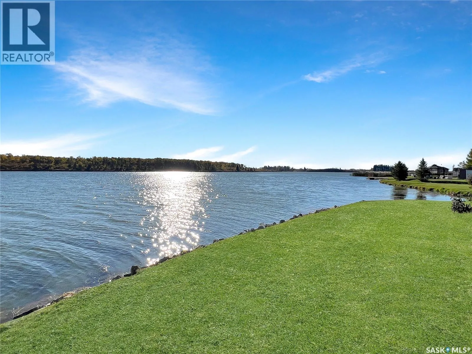 124 Crescent Lake ROAD