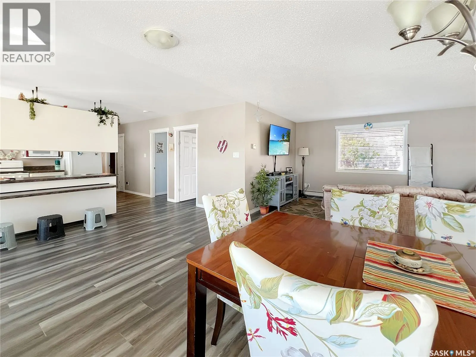 124 Crescent Lake ROAD