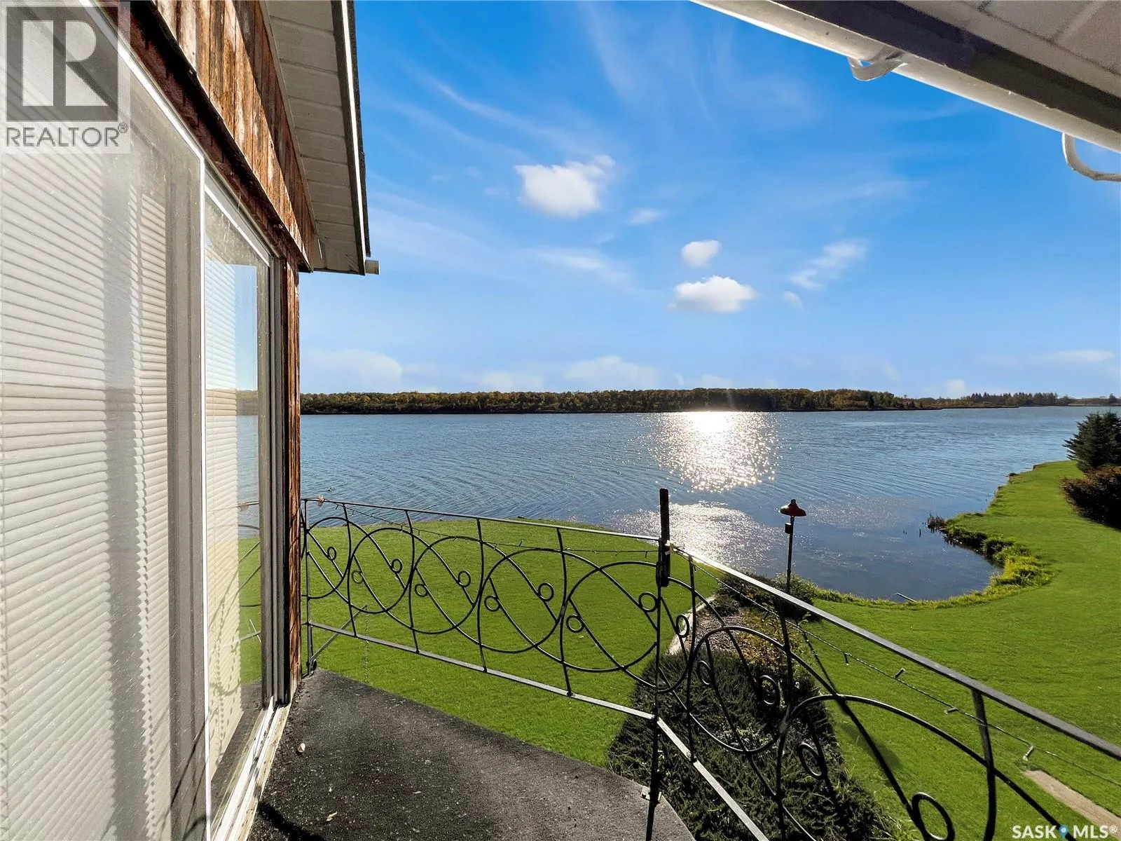 124 Crescent Lake ROAD