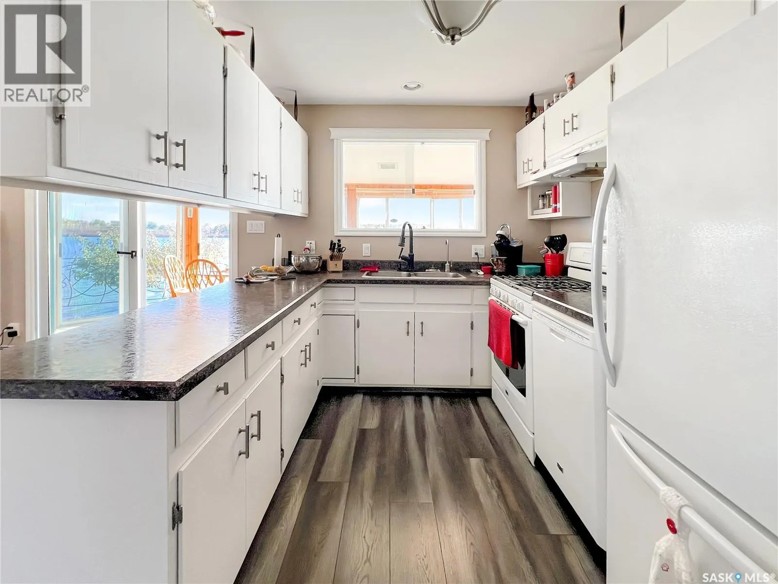 124 Crescent Lake ROAD