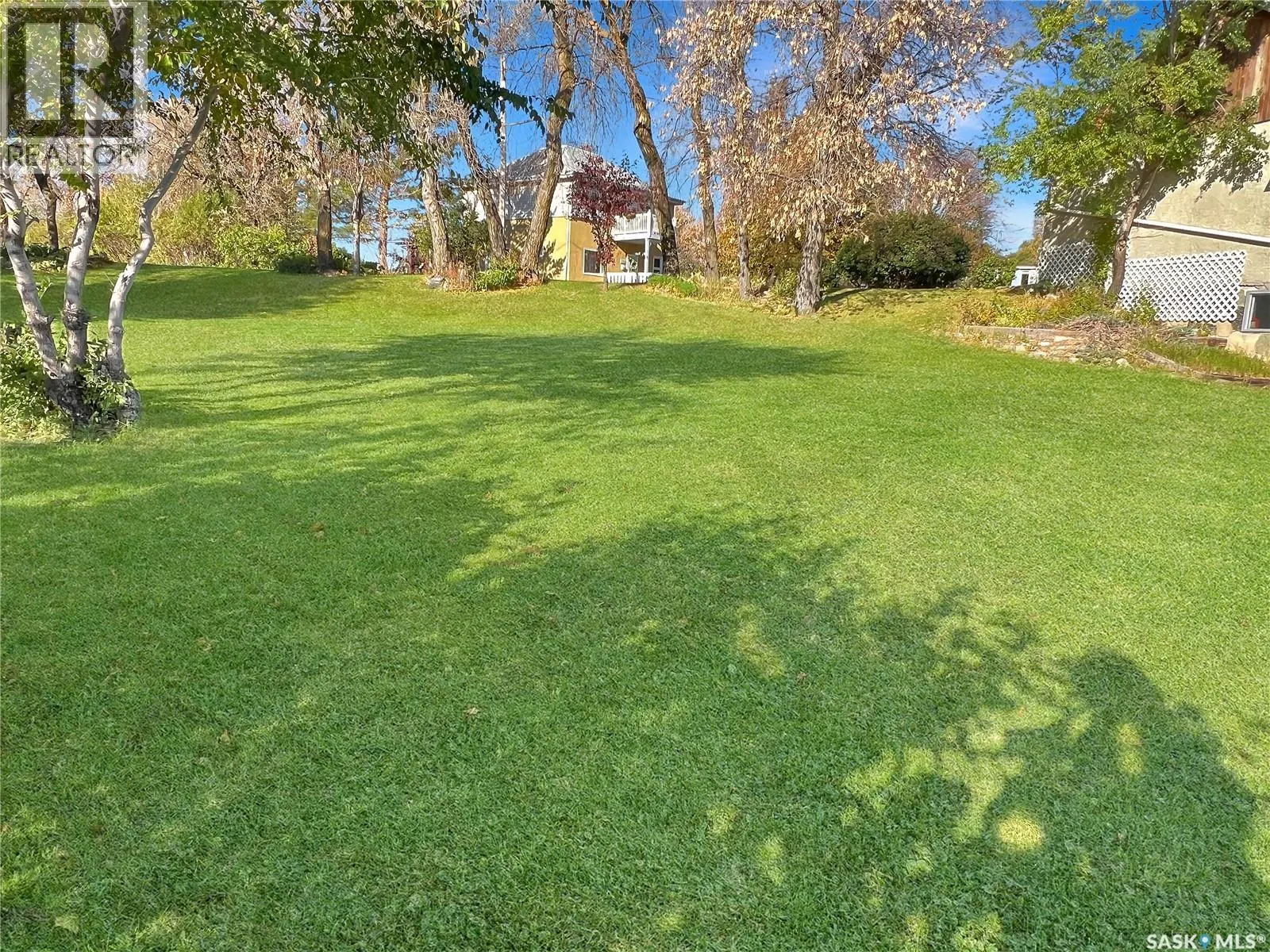 124 Crescent Lake ROAD