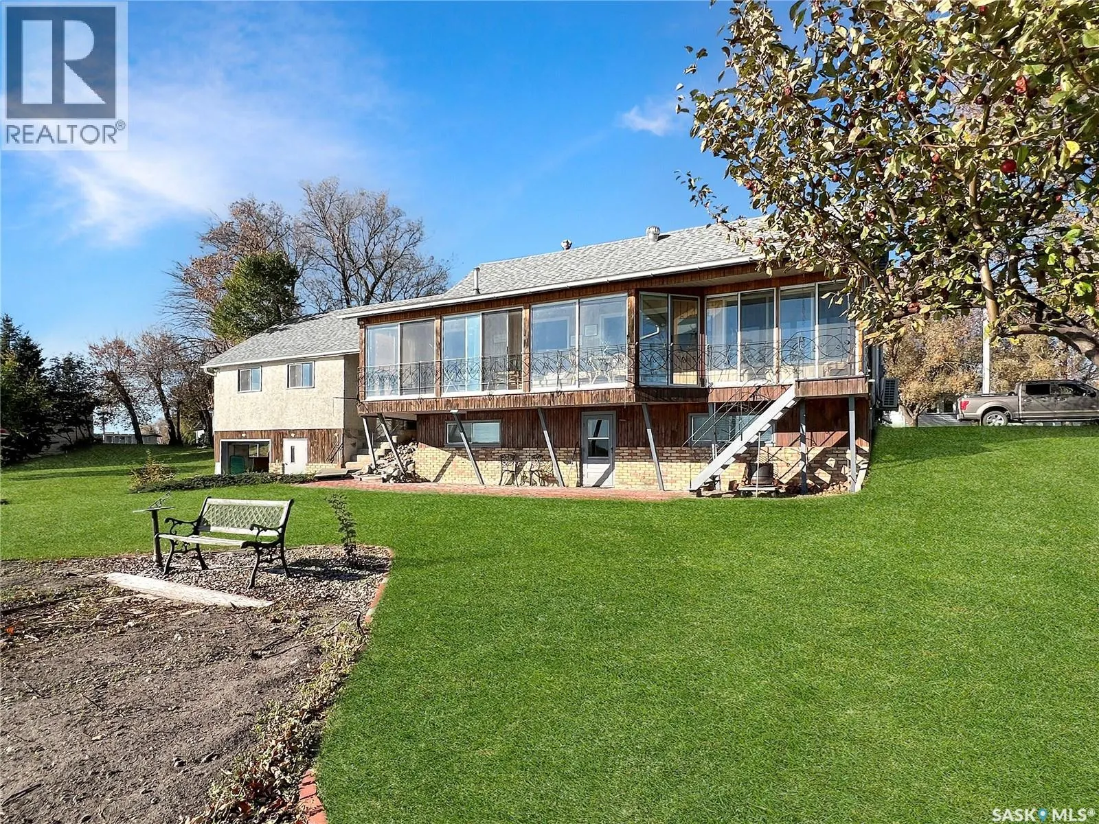 124 Crescent Lake ROAD