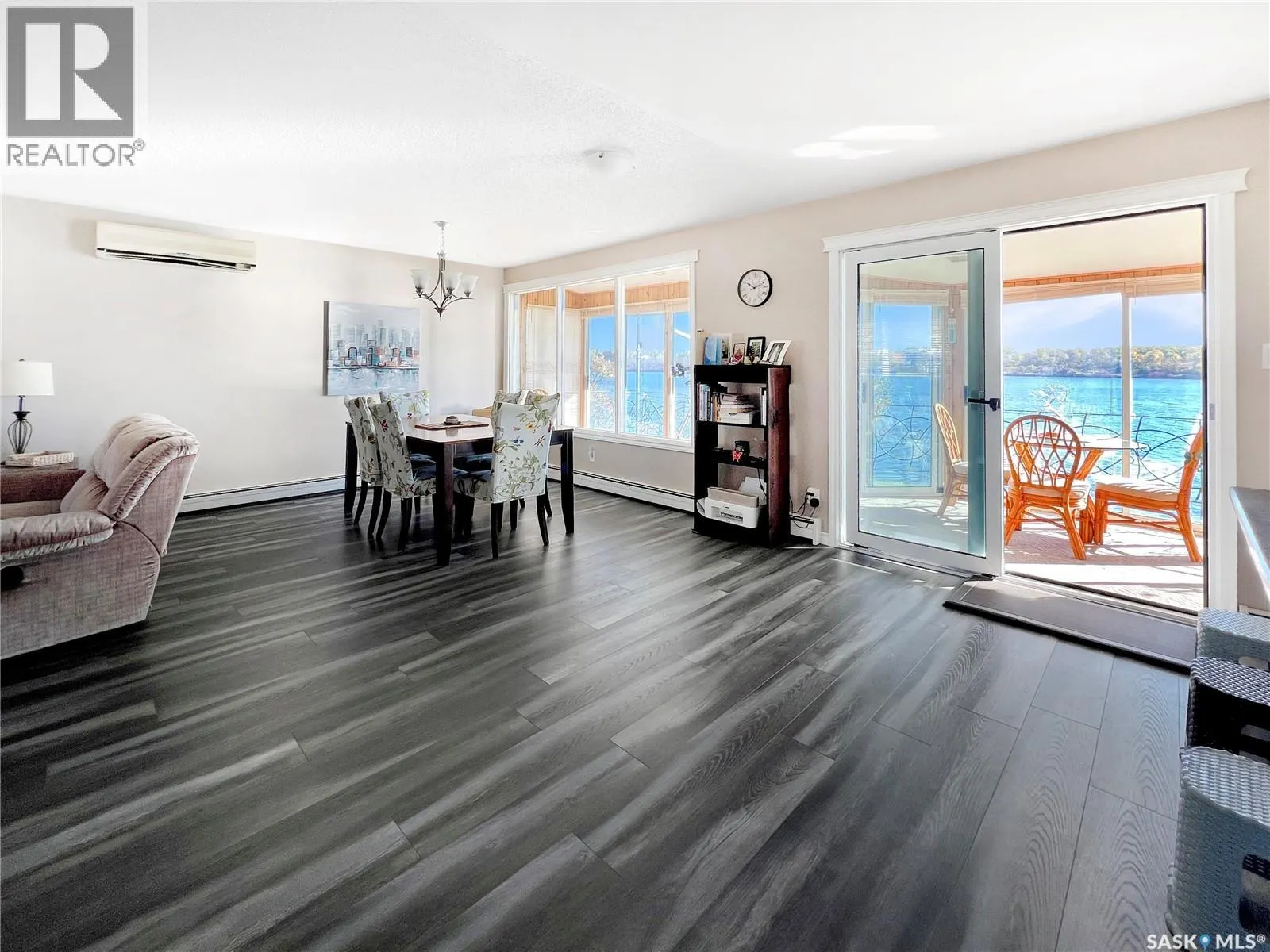 124 Crescent Lake ROAD