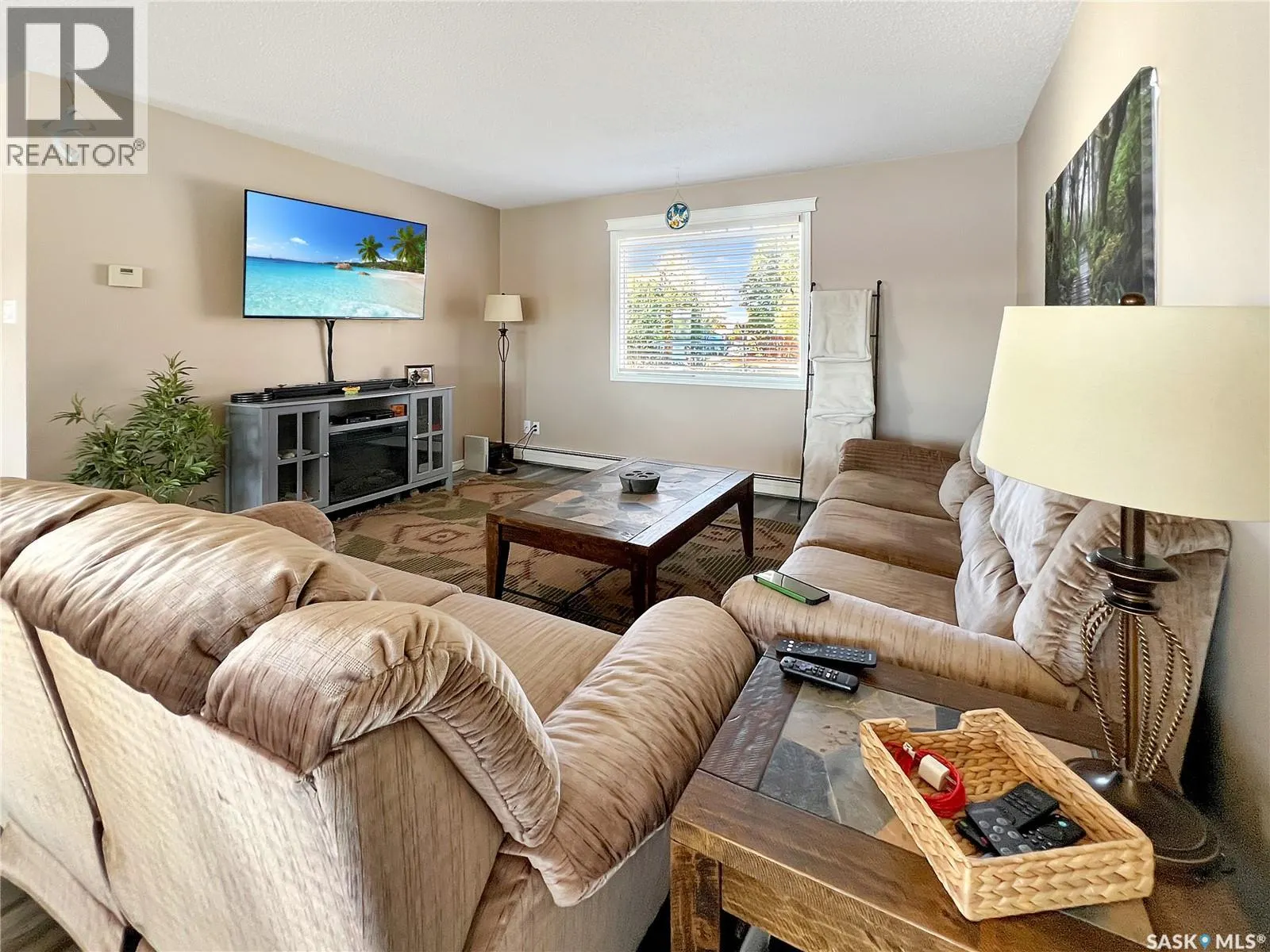 124 Crescent Lake ROAD