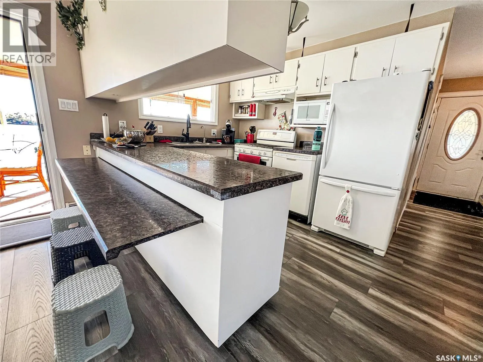 124 Crescent Lake ROAD