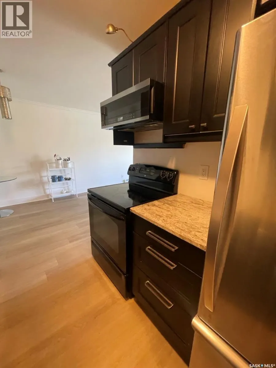 203 929 Northumberland AVENUE