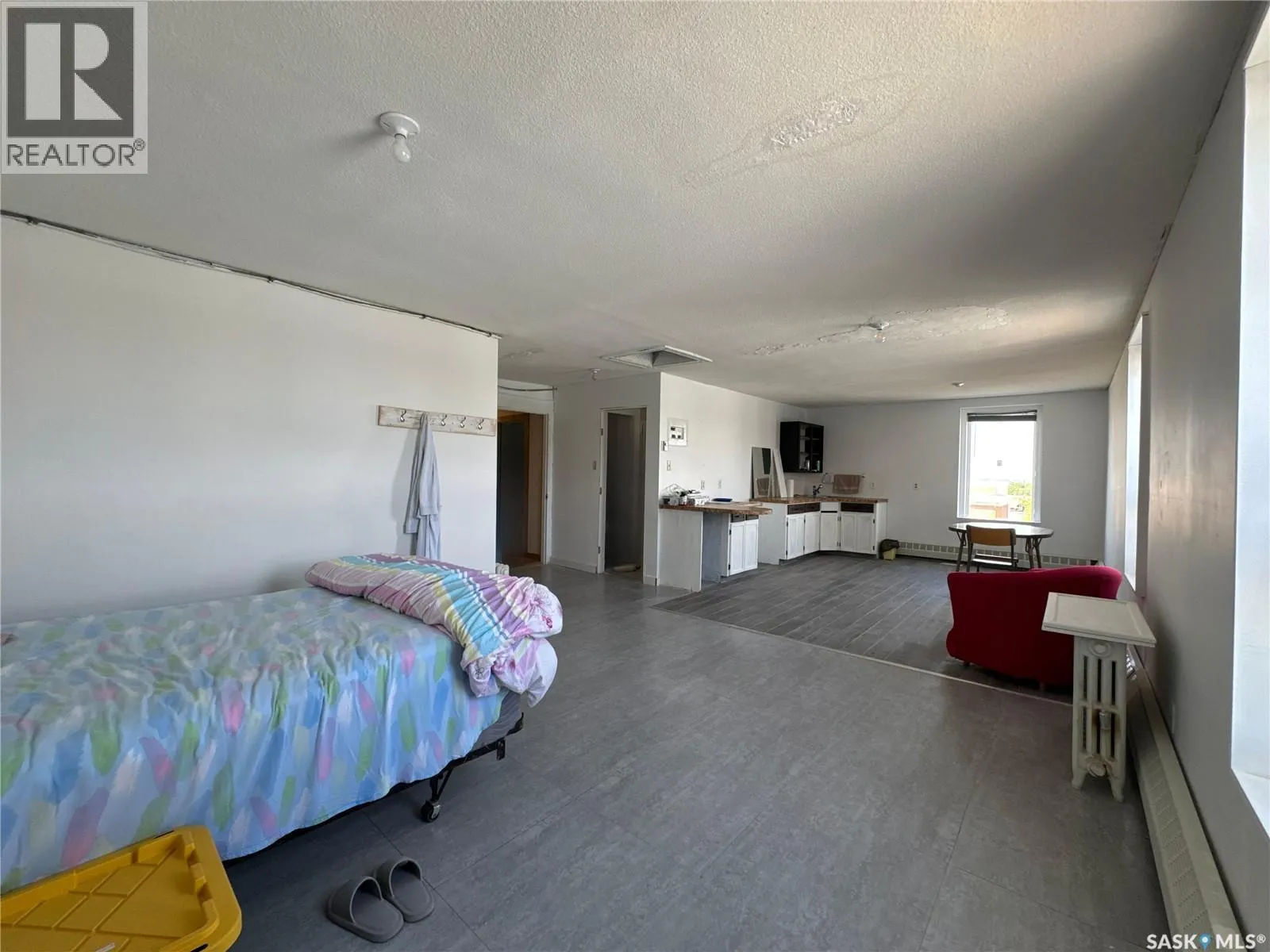 101 B AVENUE E