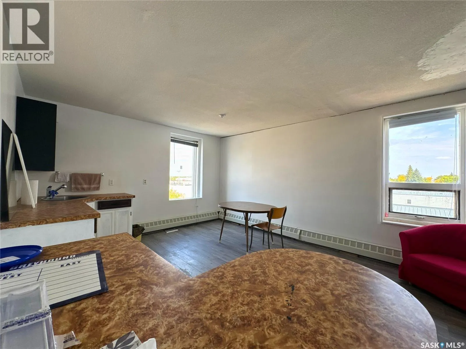 101 B AVENUE E