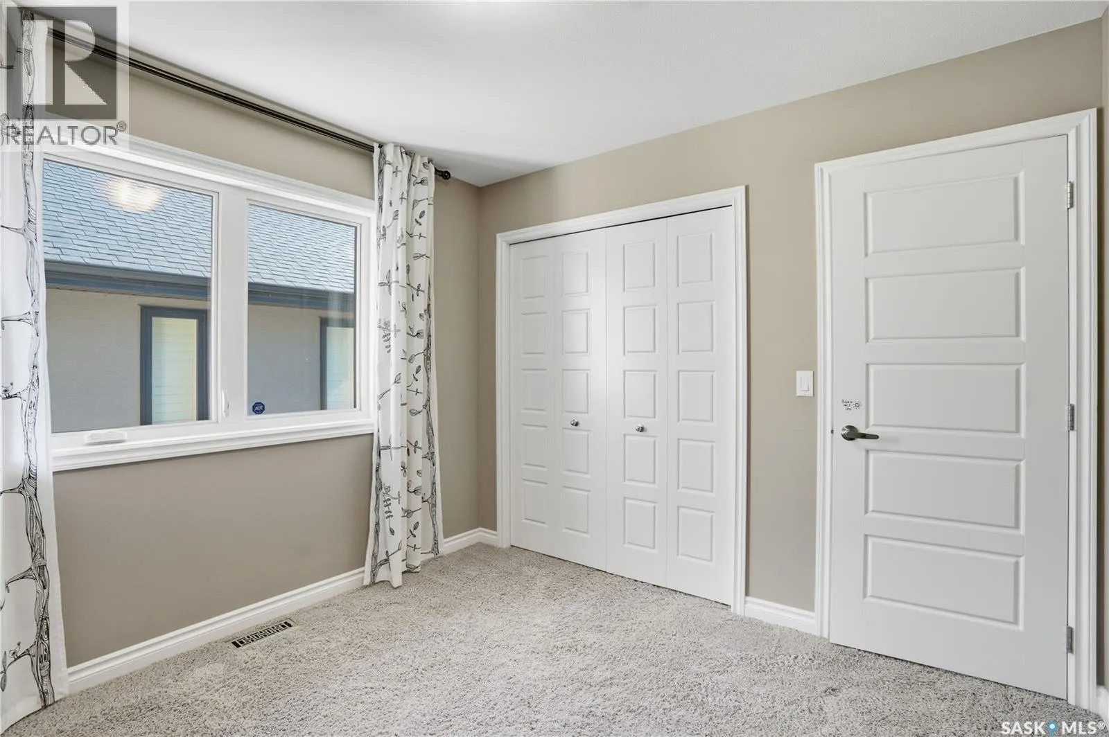 815 Ledingham CRESCENT