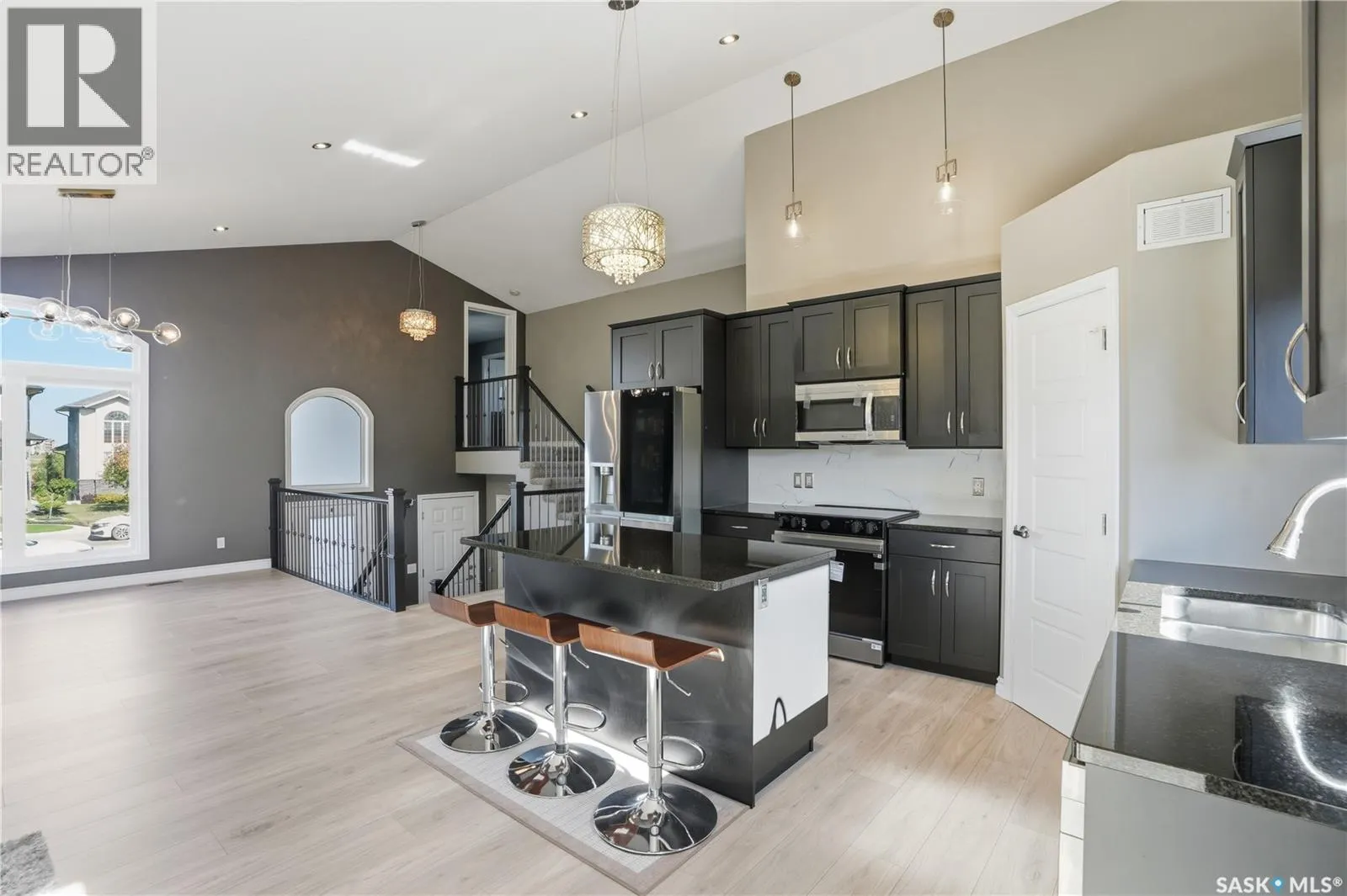 815 Ledingham CRESCENT