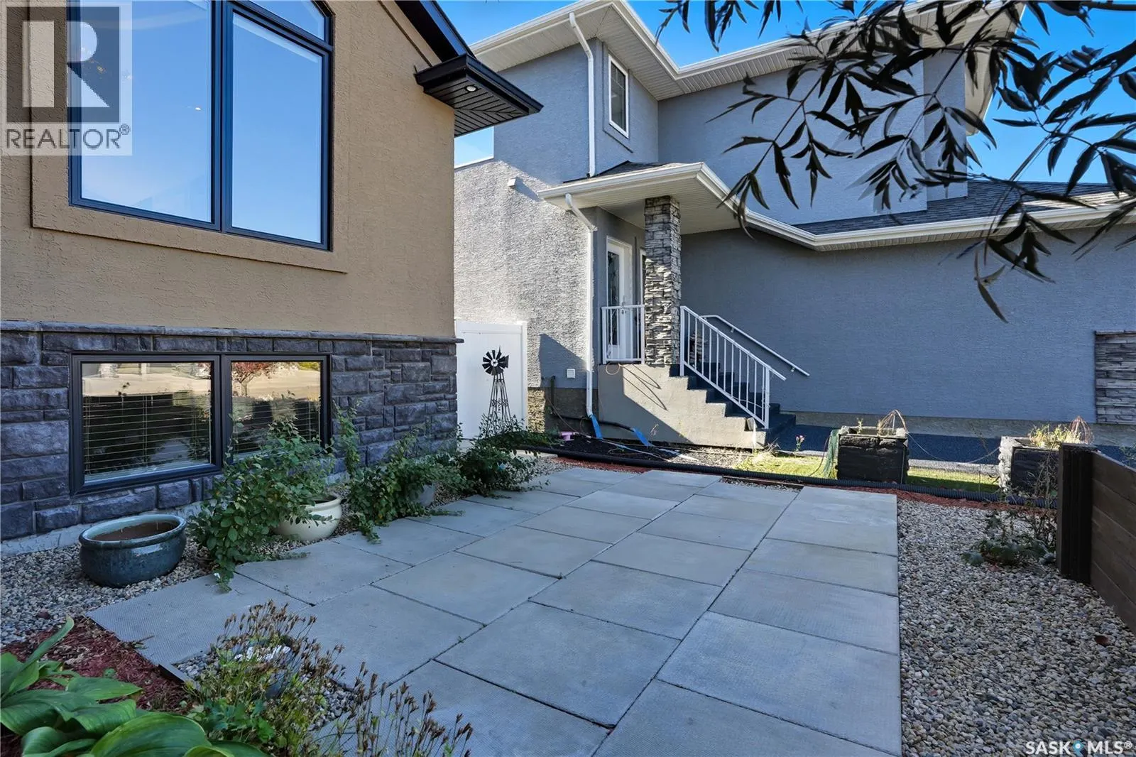 815 Ledingham CRESCENT
