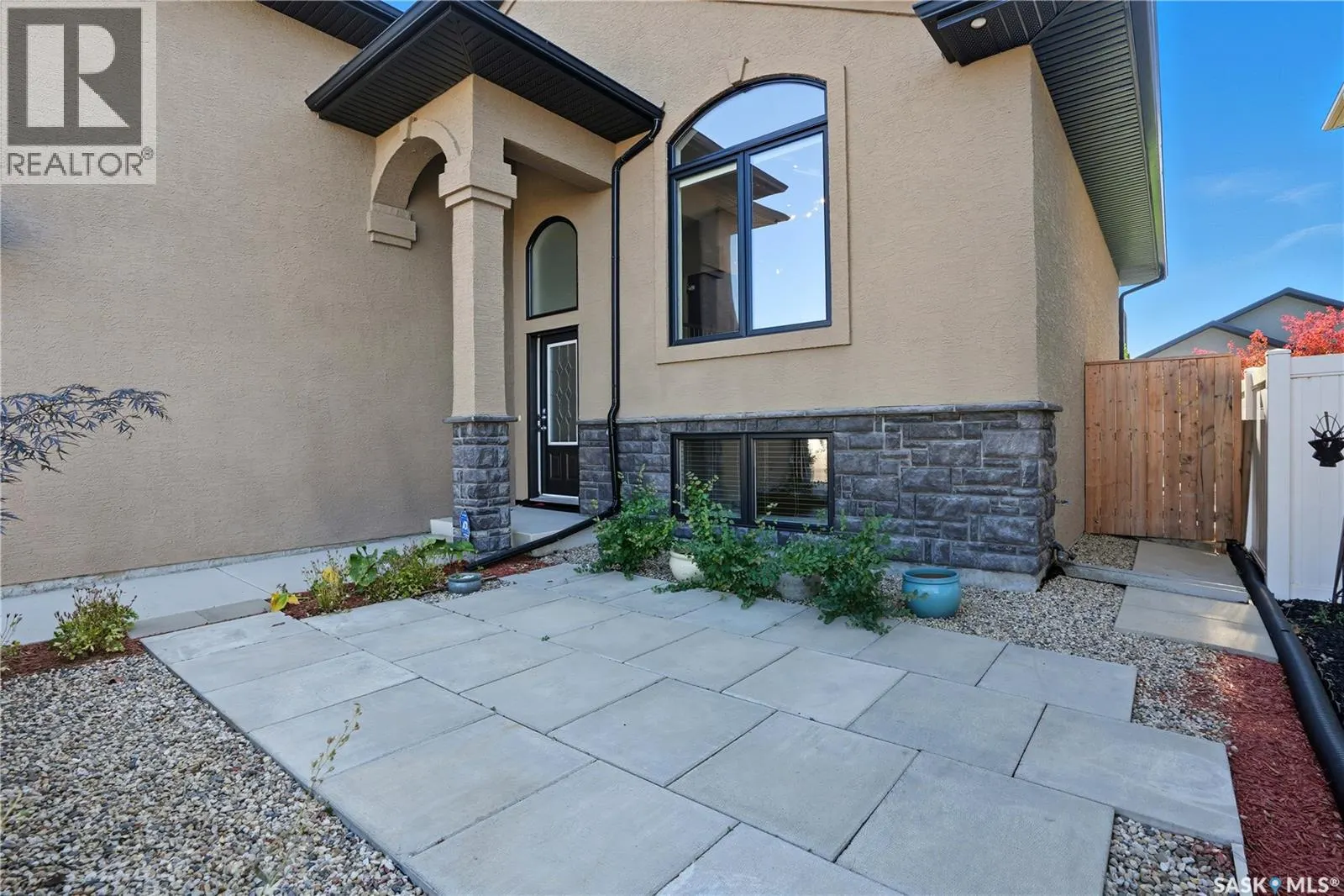 815 Ledingham CRESCENT