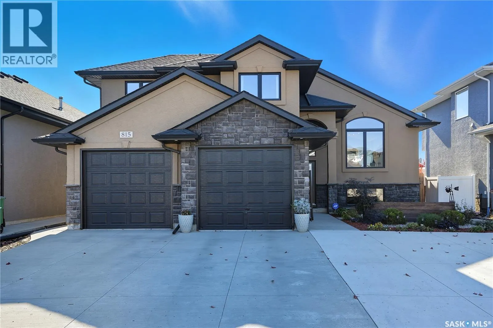 815 Ledingham CRESCENT