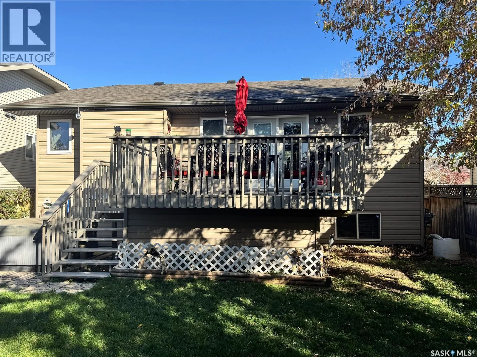 402 Overholt CRESCENT