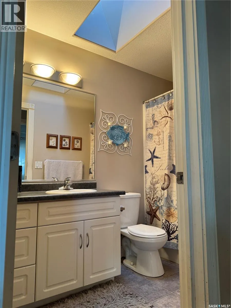 402 Overholt CRESCENT