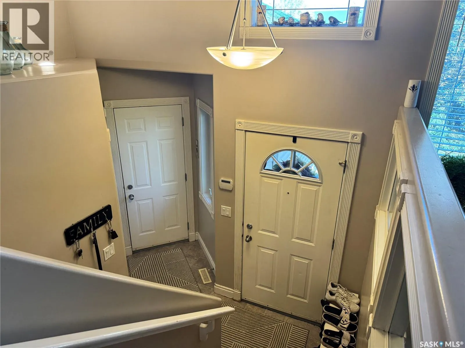 402 Overholt CRESCENT