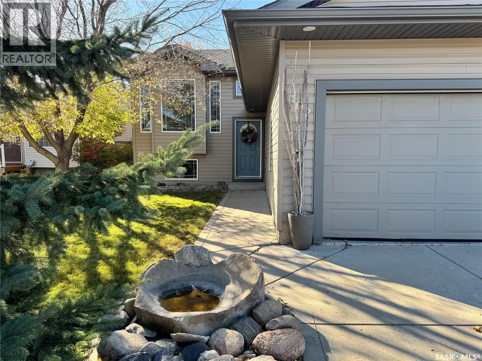 402 Overholt CRESCENT